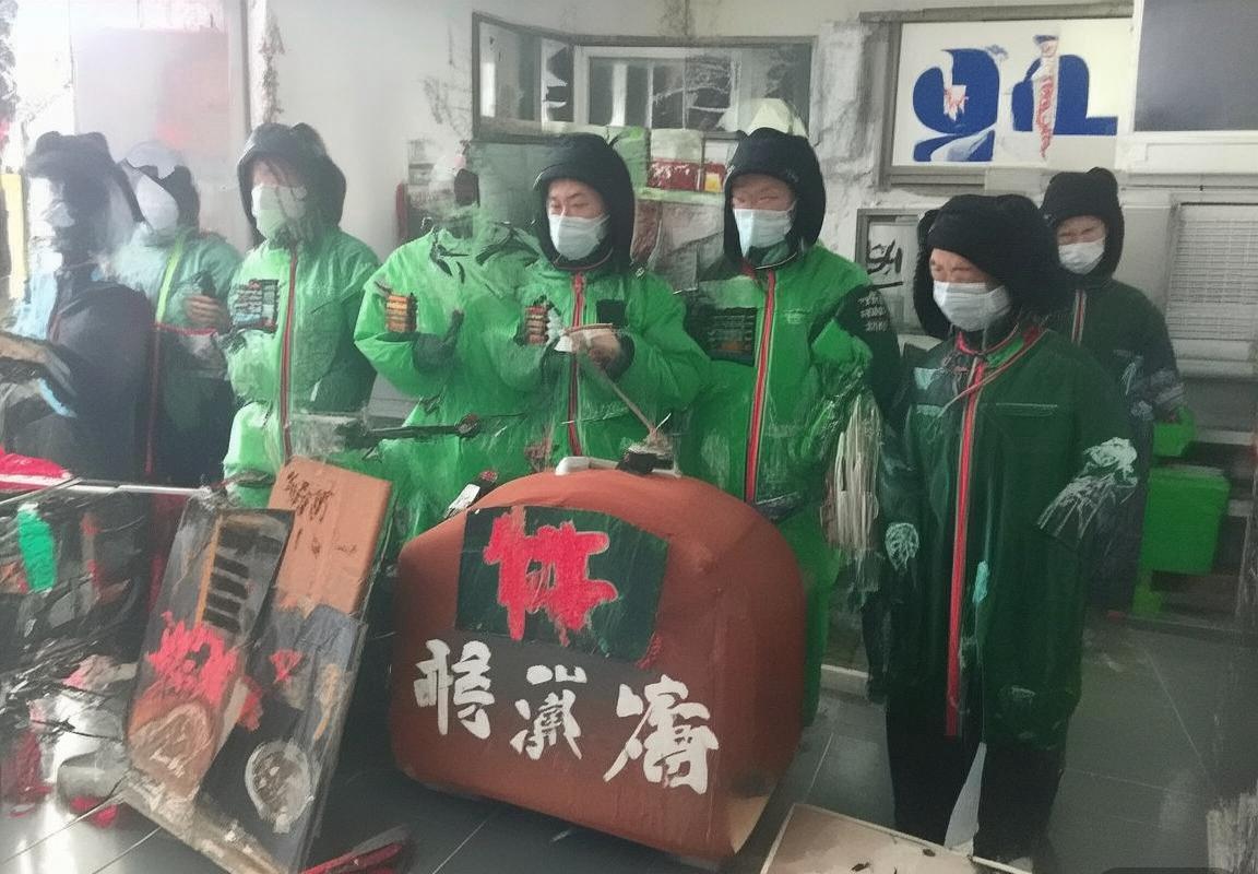 足球风暴：国家德比黄牌风波解析与公平竞赛反思